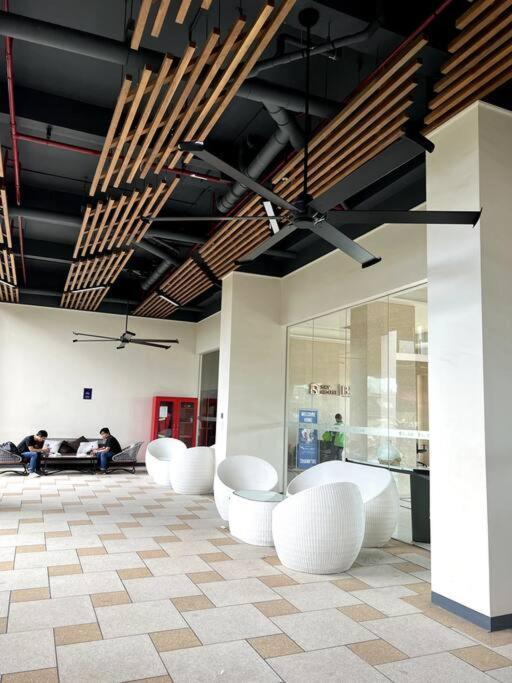 Dayinn, Skyhouse Bsd Lux And Homey Studio, Near Aeon Bsd And Ice Bsd Cilenggang Exteriér fotografie